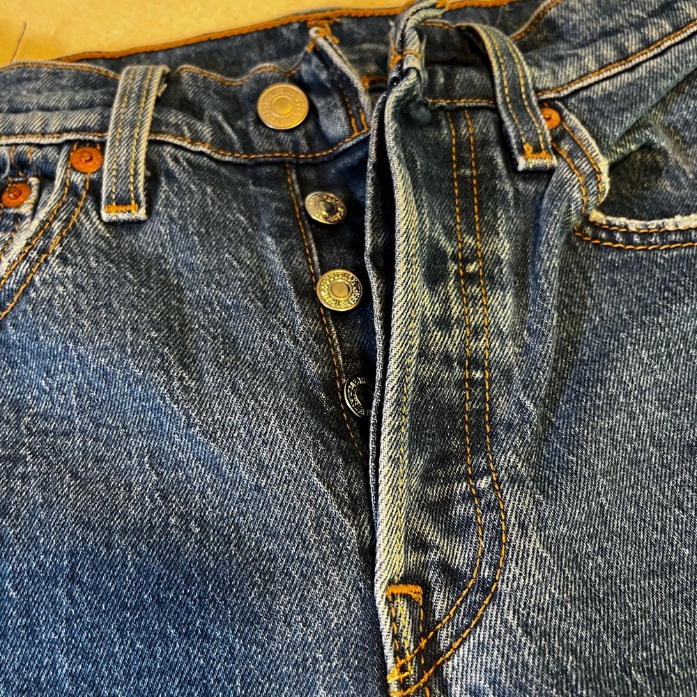 👖 Levi’s Premium 501® Mid-Rise Straight Jeans – Button Fly – Women’s 👖 - Picture 3 of 6